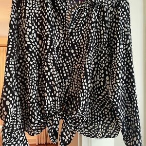 Vera Wang Black and White Abstract Blouse